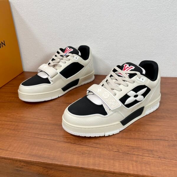 Louis Vuitton Trainer LV1015 - Image 2