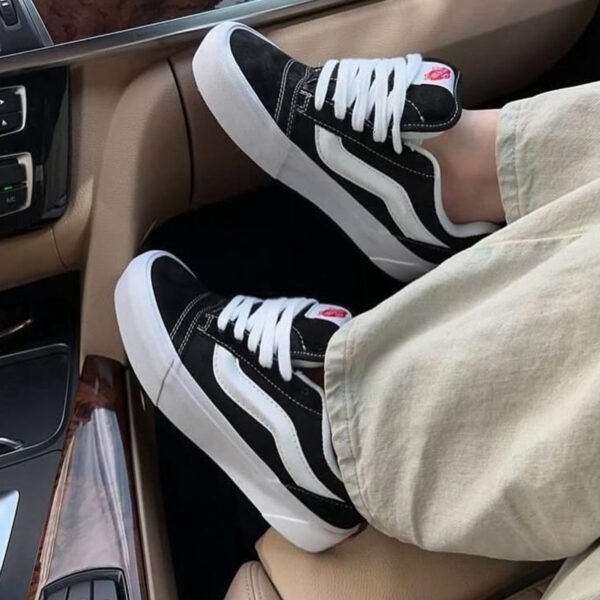 Vans KNU