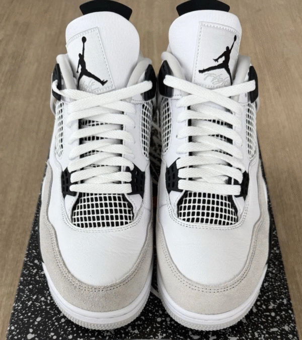 Air Jordan 4 Retro - Image 3