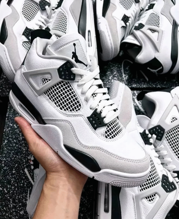 Air Jordan 4 Retro - Image 2