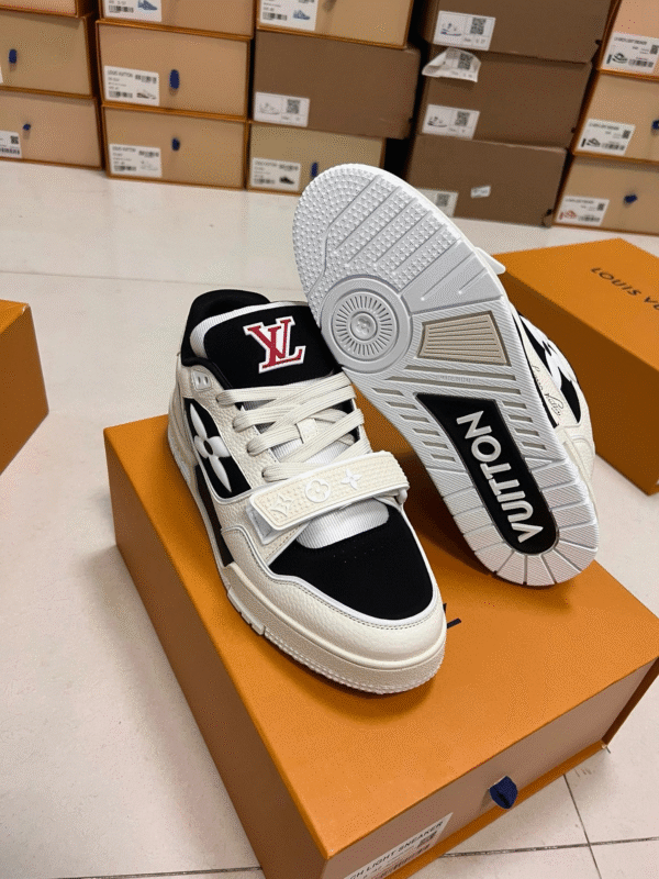 Louis Vuitton Trainer LV1015 - Image 4